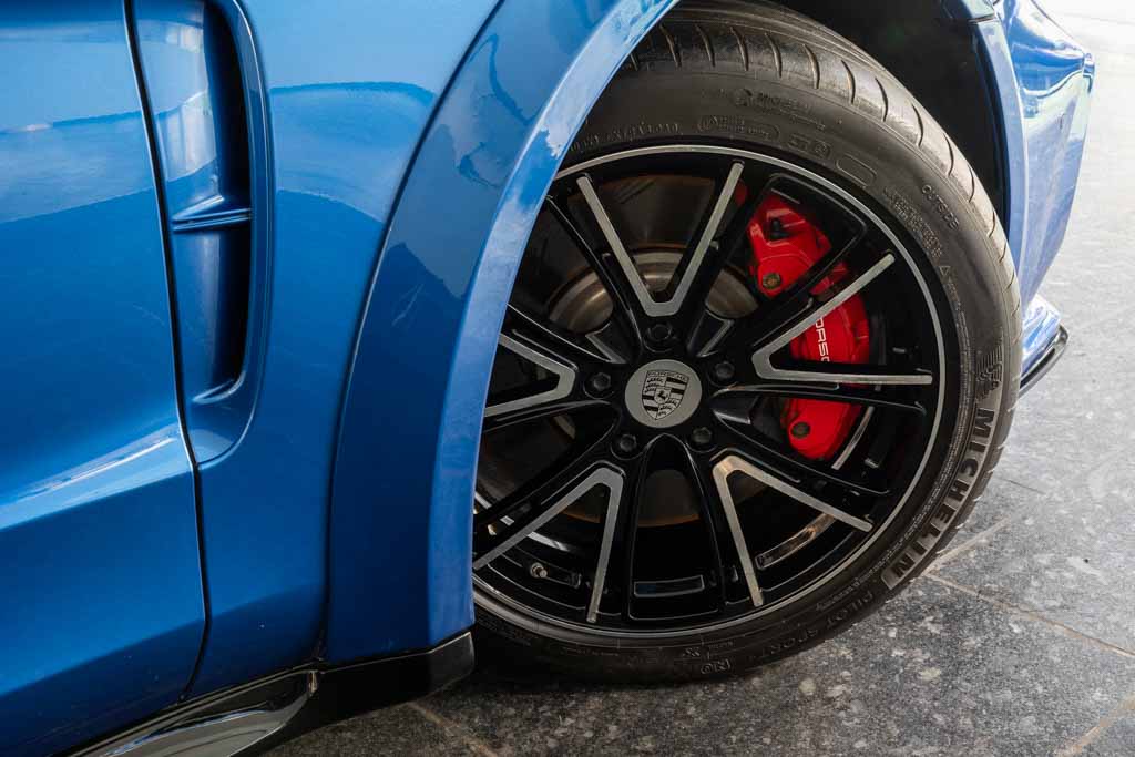 PORSCHE PANAMERA TURBO