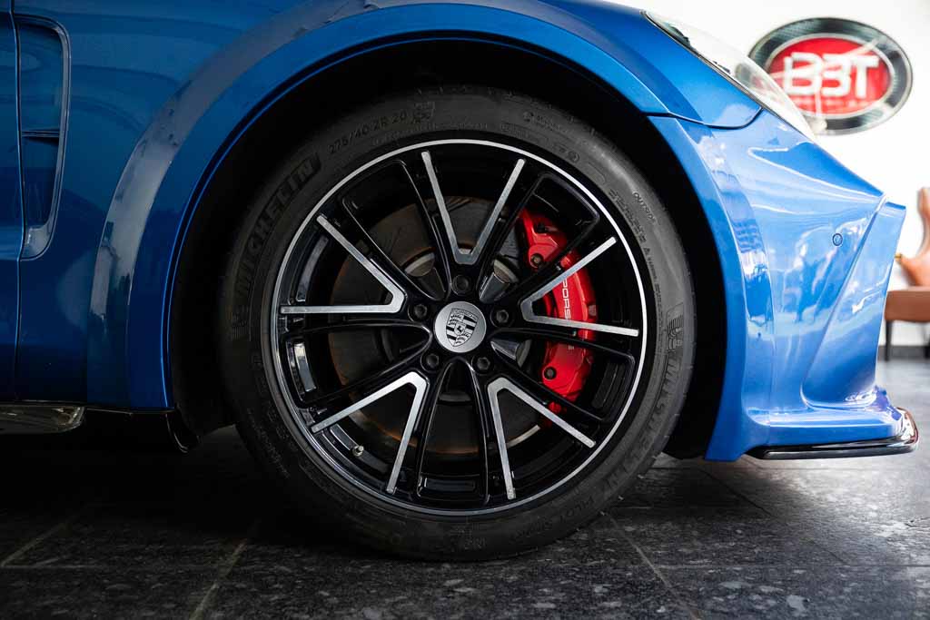 PORSCHE PANAMERA TURBO