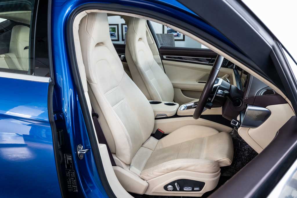PORSCHE PANAMERA TURBO