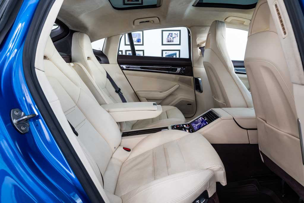 PORSCHE PANAMERA TURBO