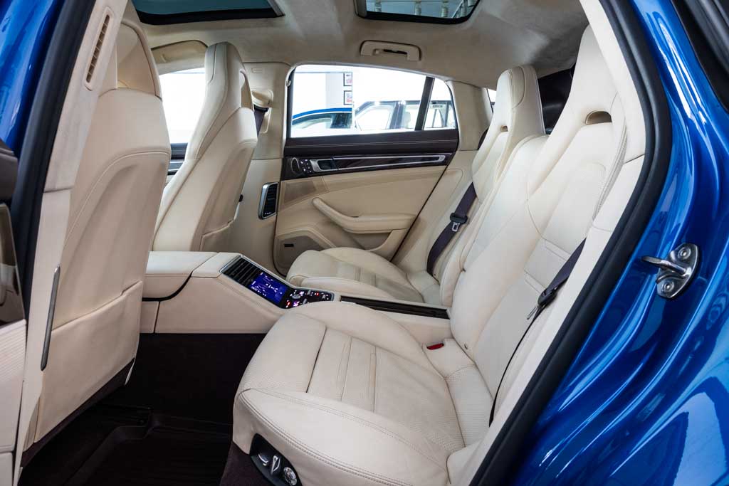 PORSCHE PANAMERA TURBO