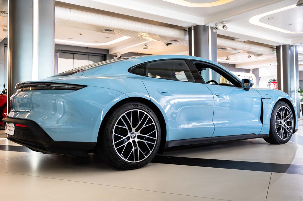 Porsche Taycan RWD