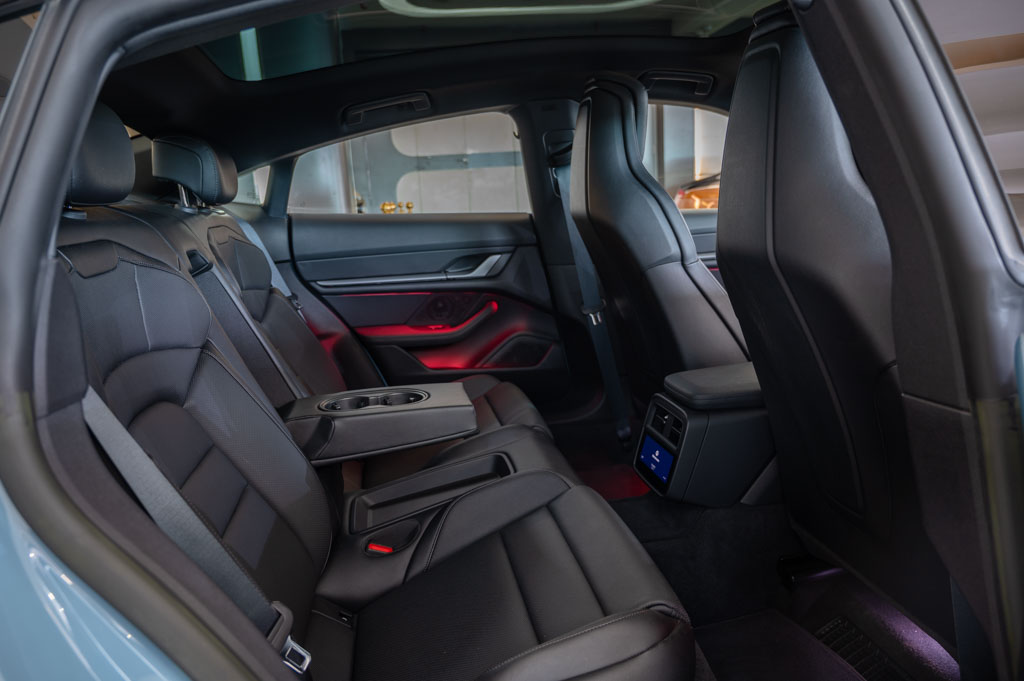 Porsche Taycan RWD
