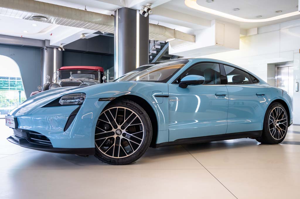 Porsche Taycan RWD