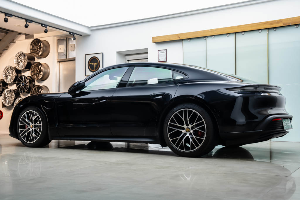 Porsche Taycan 4S