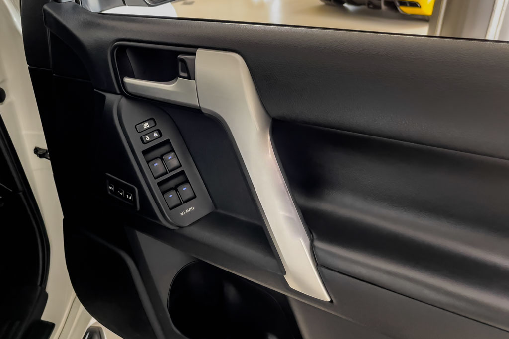 Toyota Land Cruiser Prado VXL