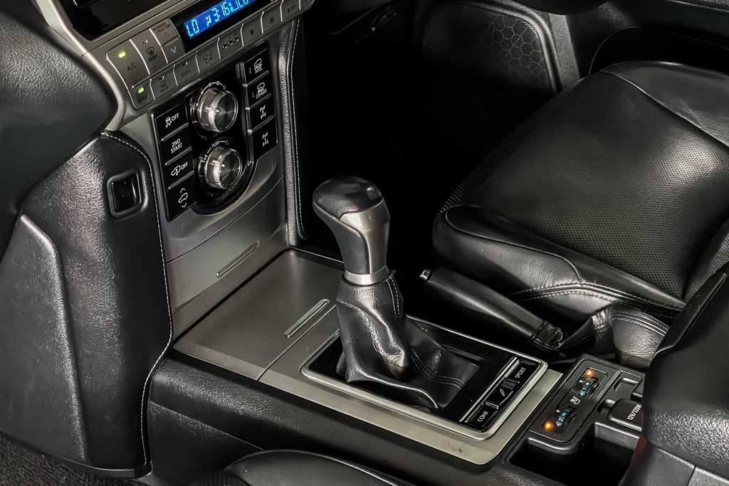 Toyota Land Cruiser Prado VXL