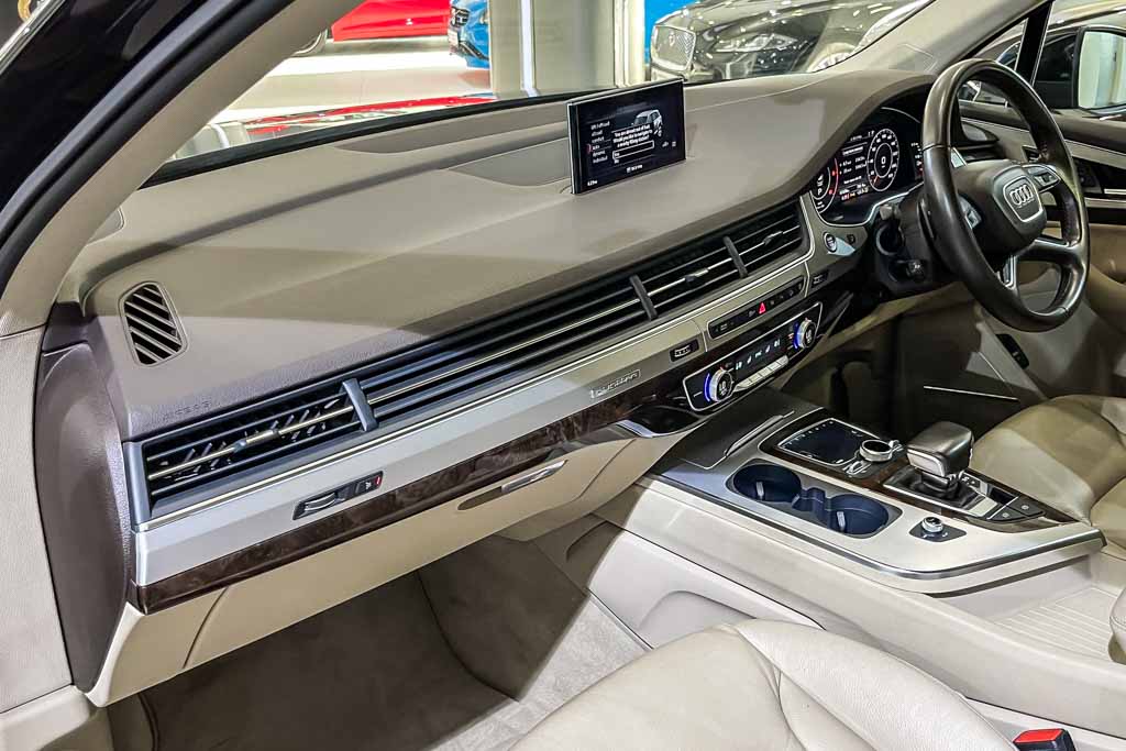 AUDI Q7 TECHNOLOGY PACK