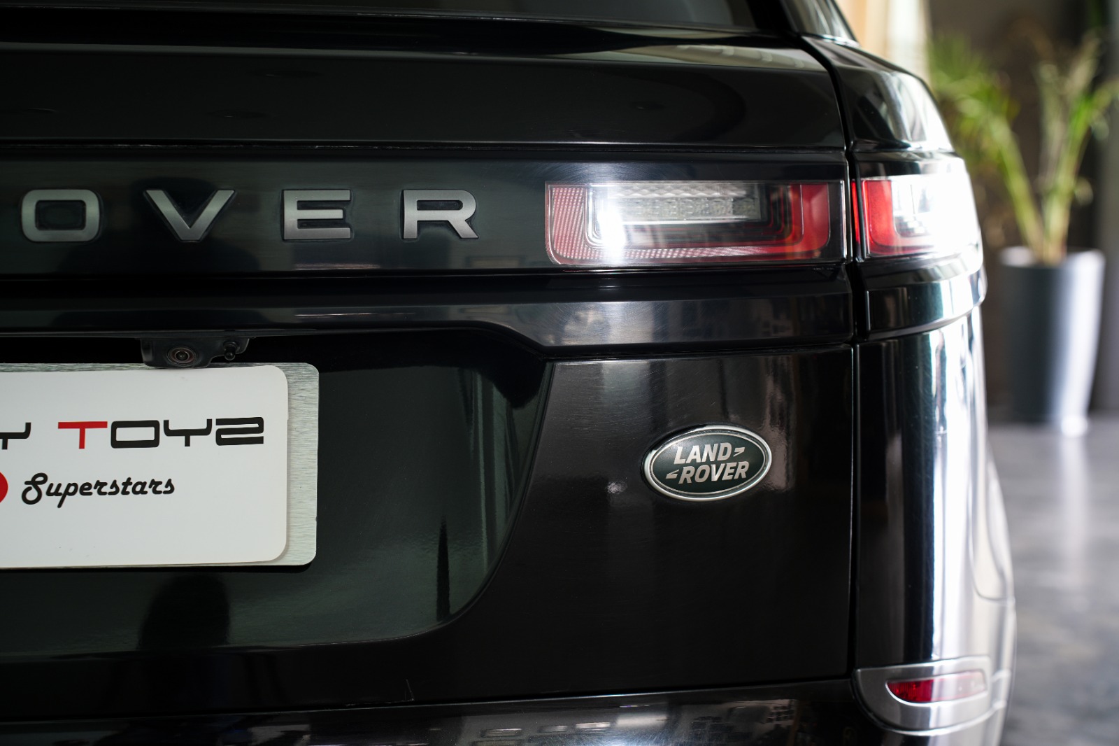 LAND ROVER RANGE ROVER VELAR