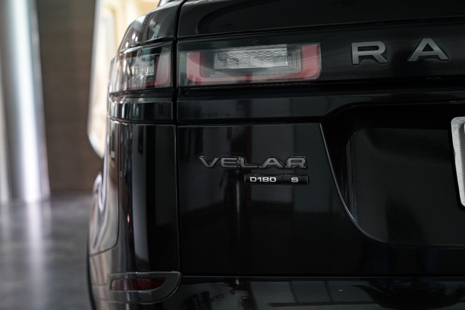 LAND ROVER RANGE ROVER VELAR