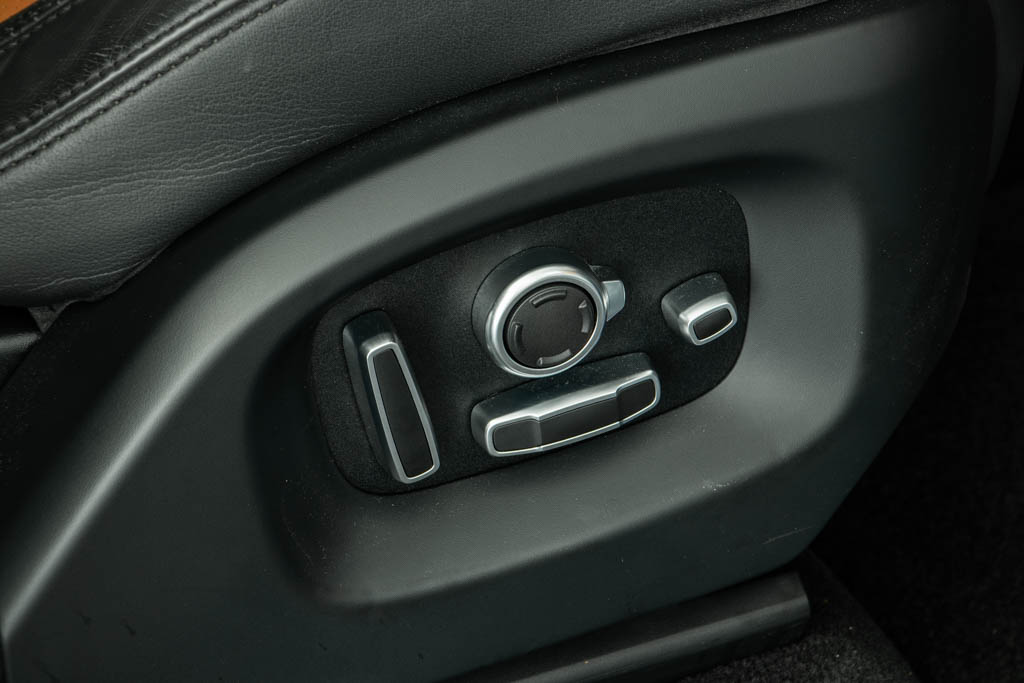 RANGE ROVER SPORT SVR