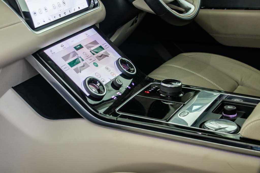 Range Rover Velar P250 R-Dynamic