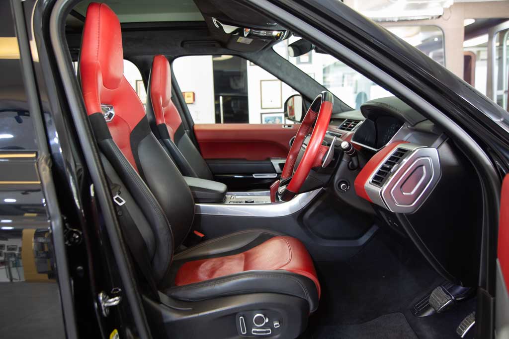 Land Rover Range Rover Sport SVR