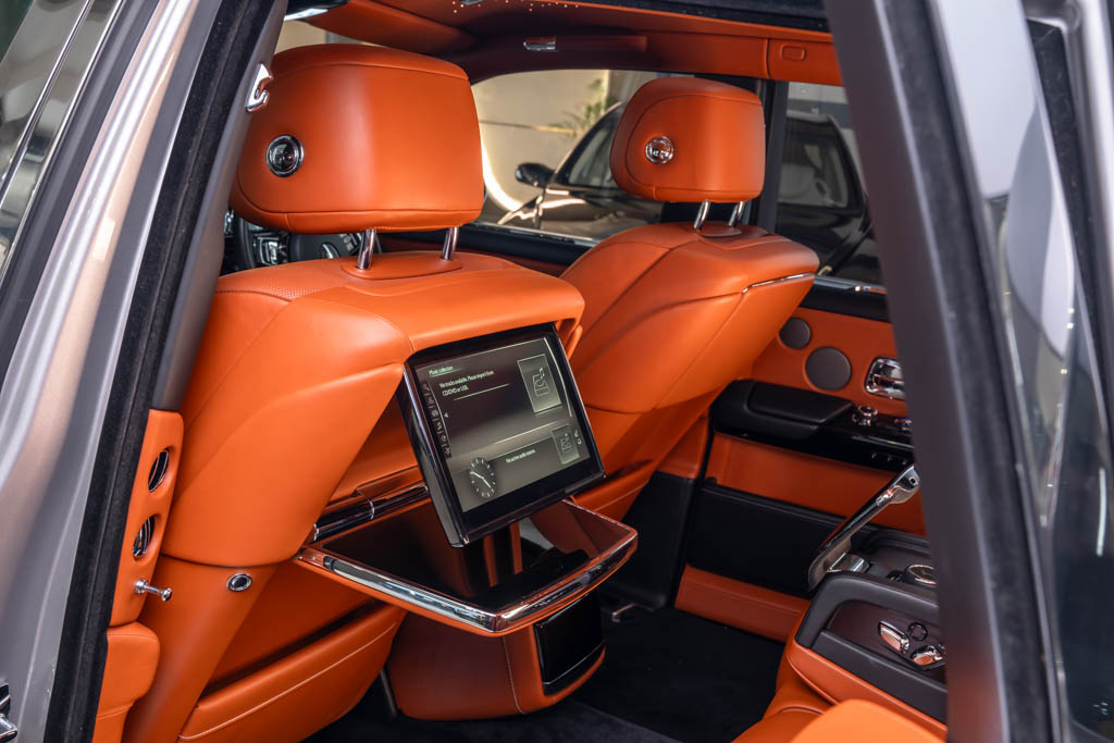 Rolls Royce Phantom VIII 1 of 1
