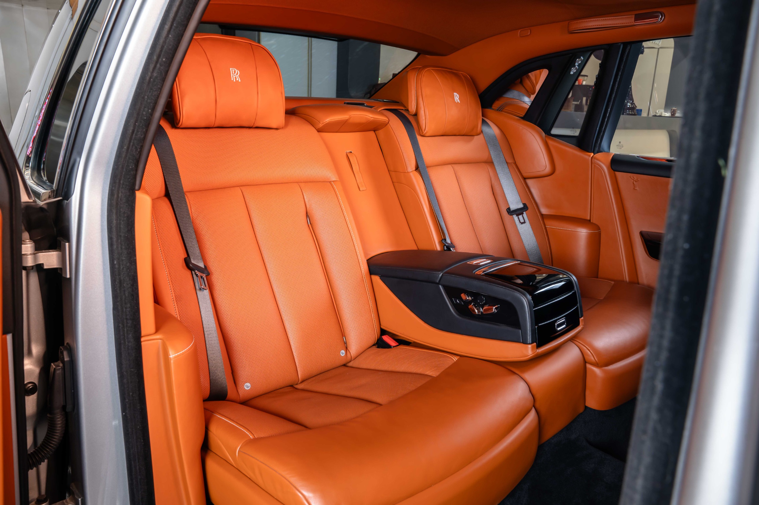 Rolls Royce Phantom VIII 1 of 1