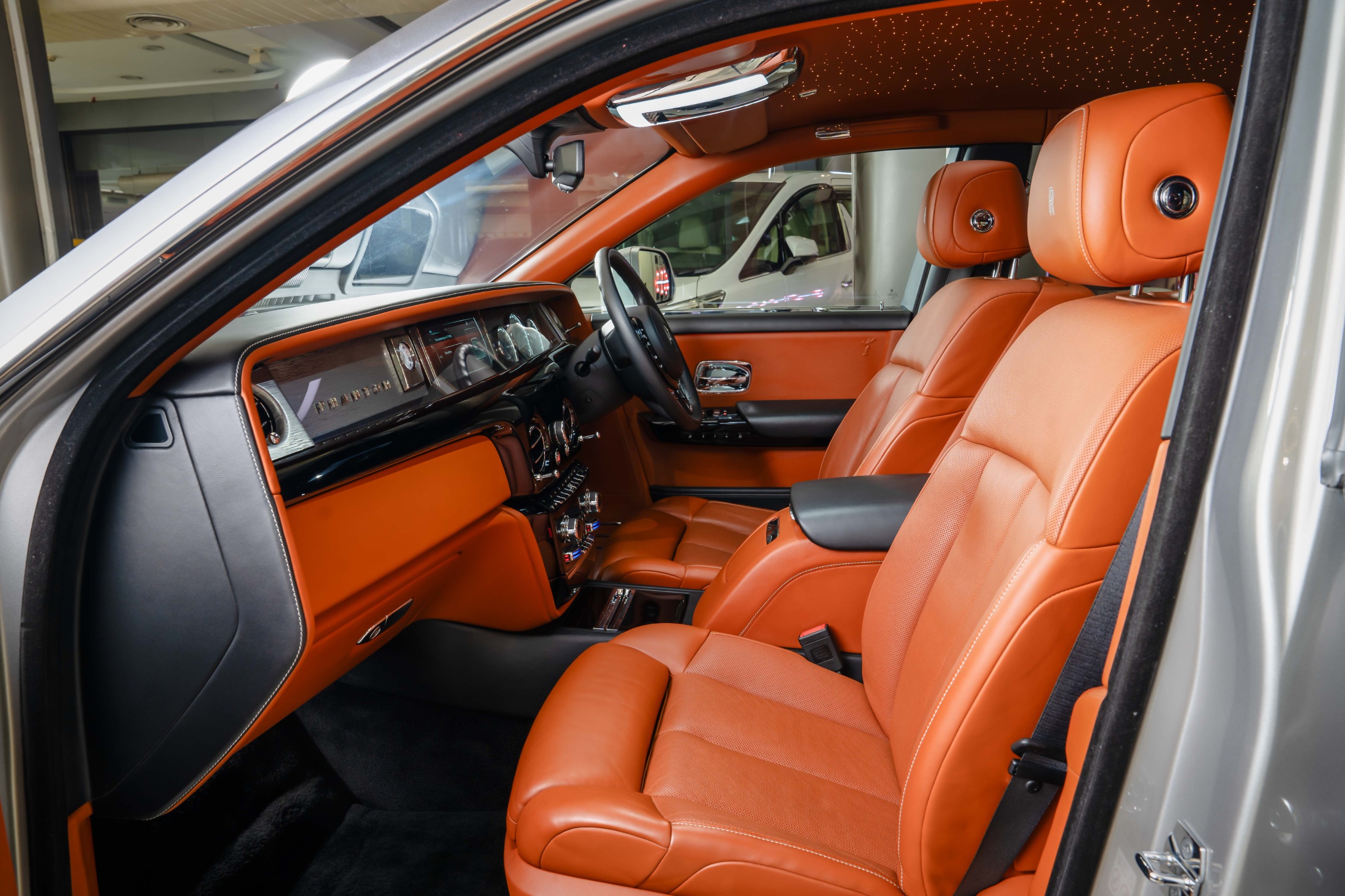 Rolls Royce Phantom VIII 1 of 1