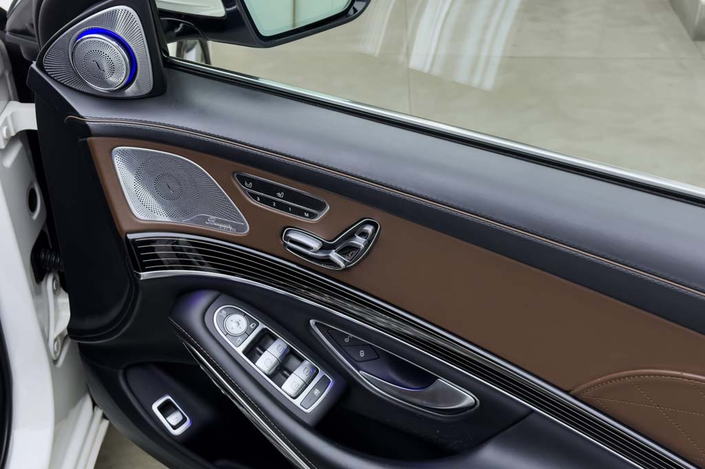 MERCEDES MAYBACH S560