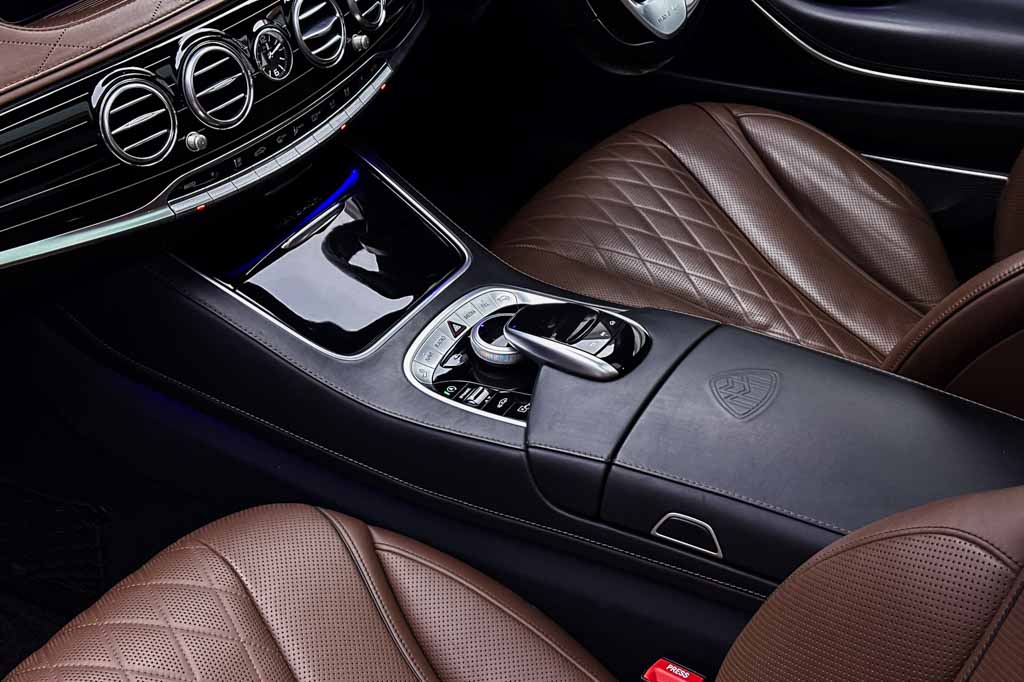 MERCEDES MAYBACH S560