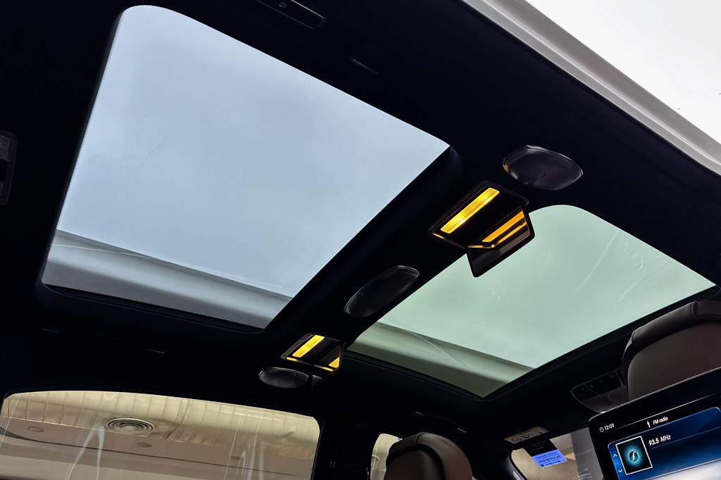 MERCEDES MAYBACH S560