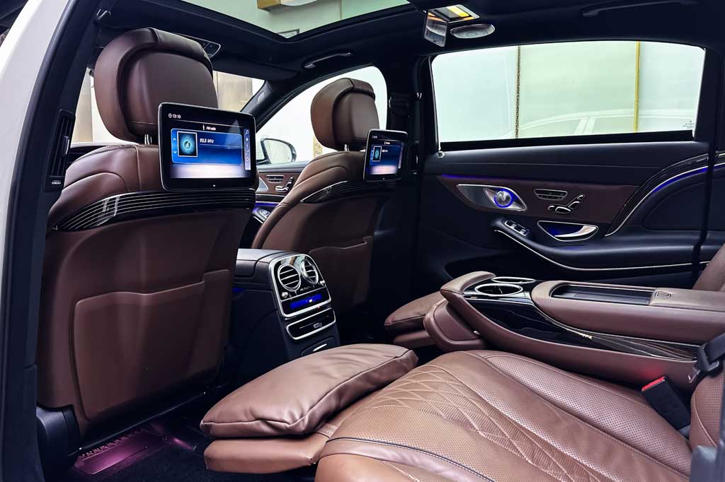 MERCEDES MAYBACH S560