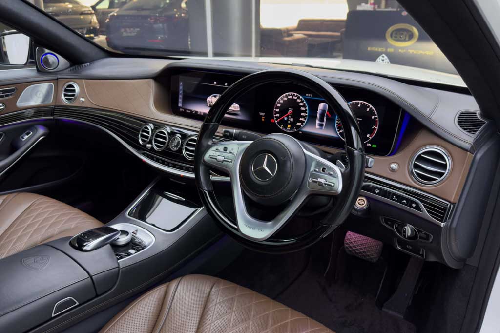 MERCEDES MAYBACH S560