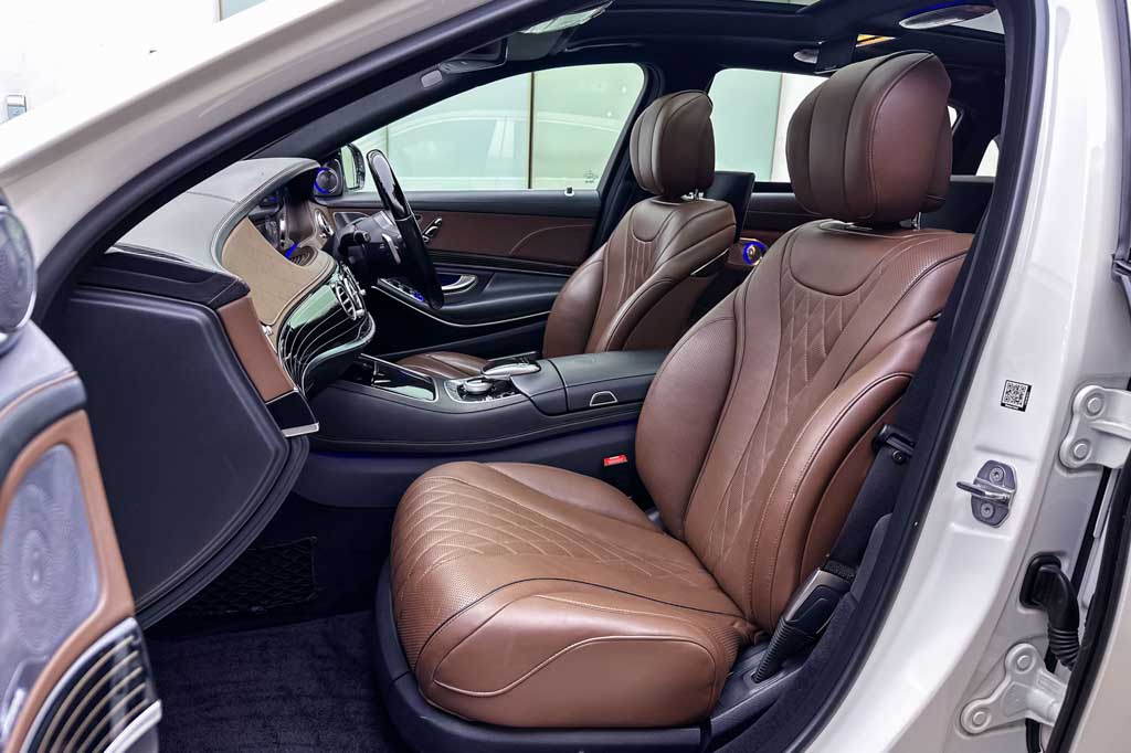 MERCEDES MAYBACH S560