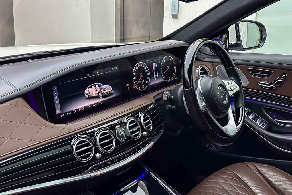 MERCEDES MAYBACH S560