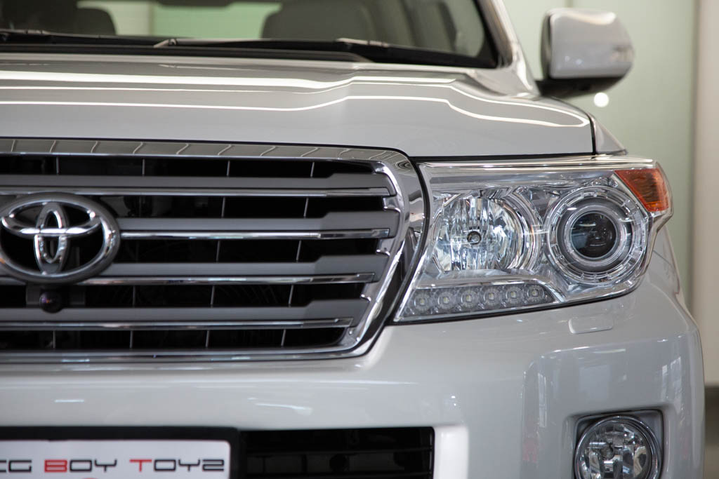 TOYOTA LAND CRUISER LC200