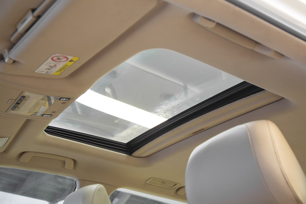 TOYOTA LAND CRUISER LC200