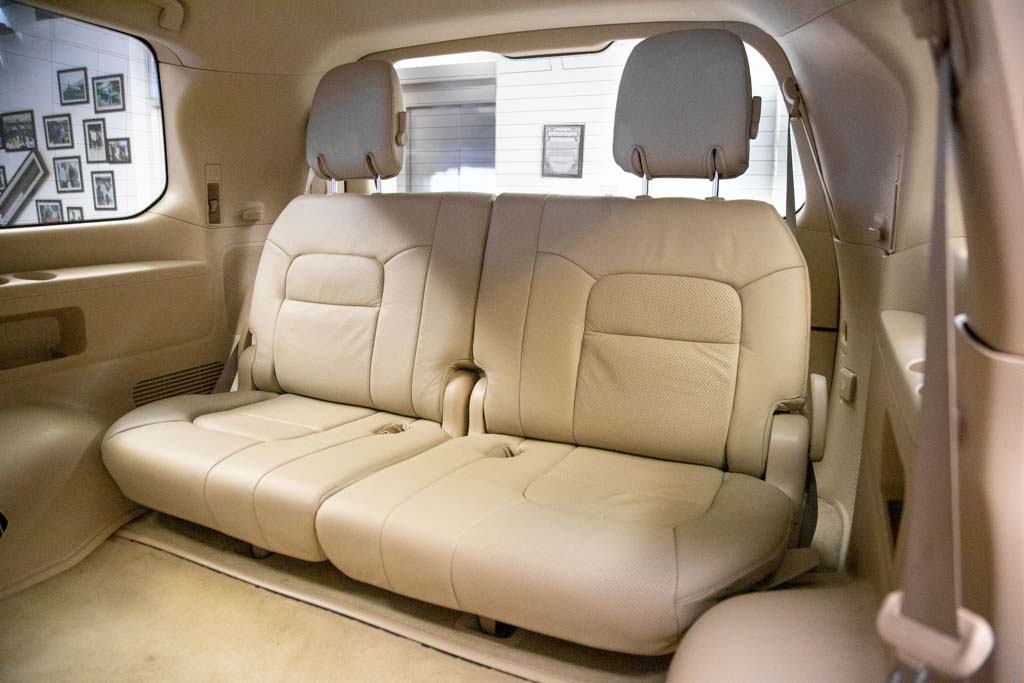 TOYOTA LAND CRUISER LC200