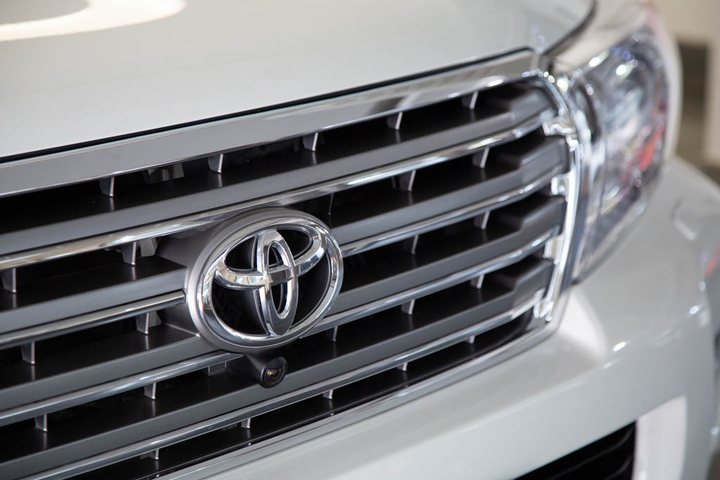 TOYOTA LAND CRUISER LC200