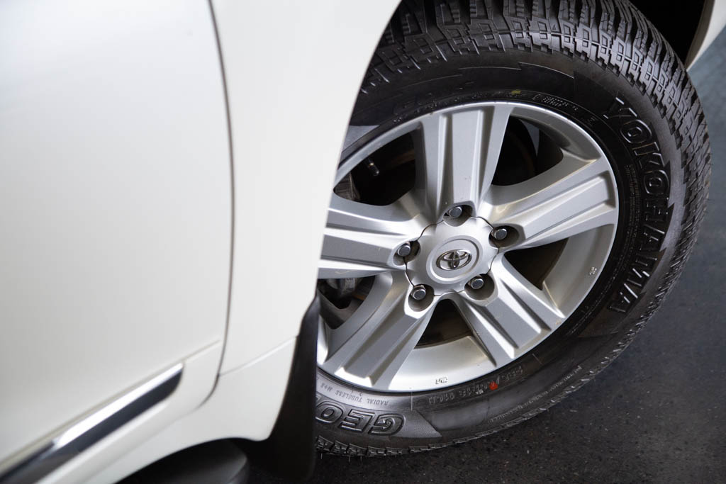 TOYOTA LAND CRUISER LC200