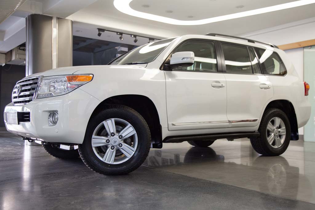 TOYOTA LAND CRUISER LC200