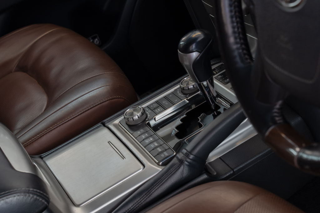 TOYOTA LAND CRUISER LC200 VX