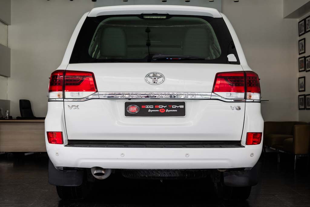 TOYOTA LAND CRUISER LC200 VX