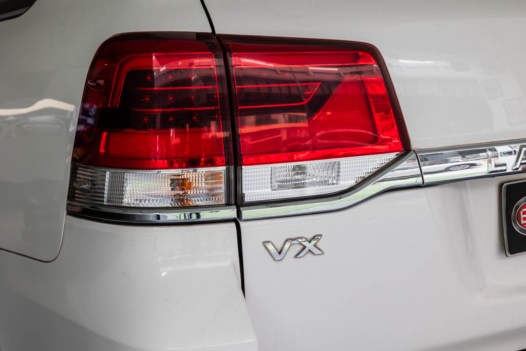 TOYOTA LAND CRUISER LC200 VX