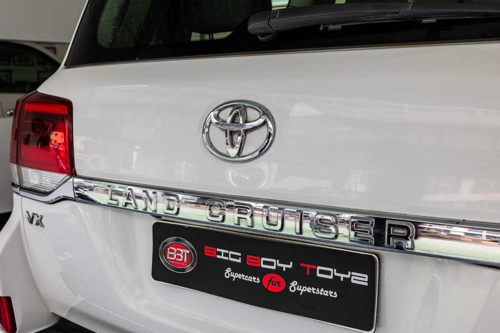 TOYOTA LAND CRUISER LC200 VX