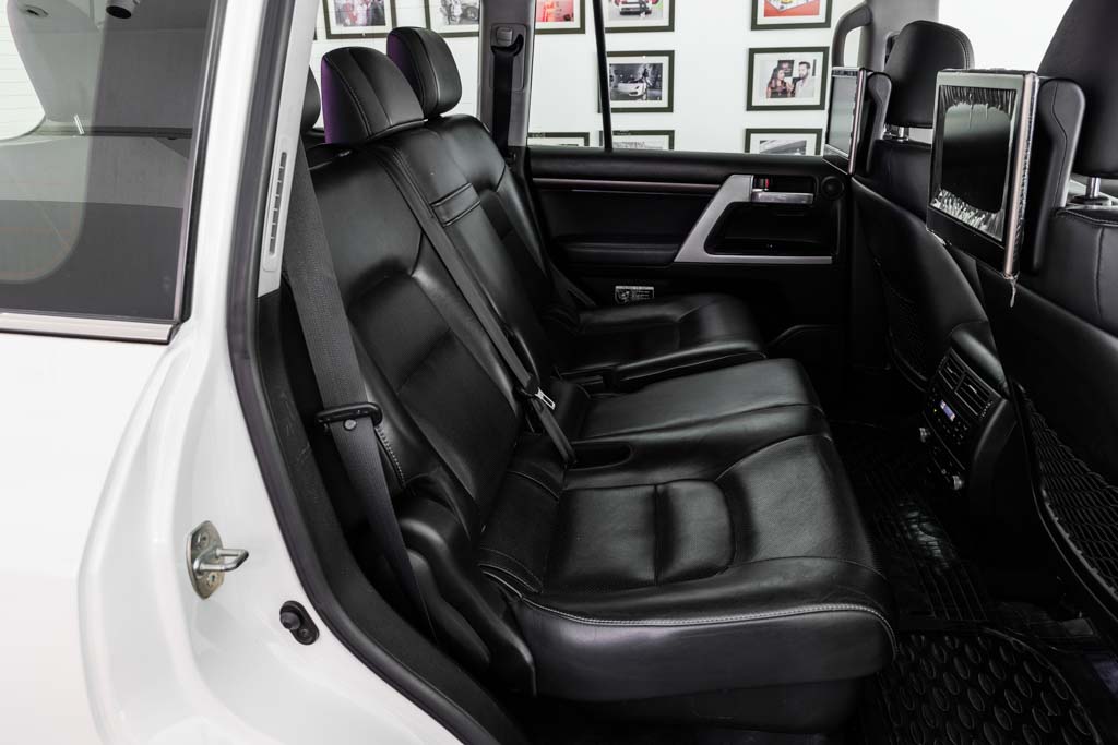 TOYOTA LAND CRUISER LC200 VX