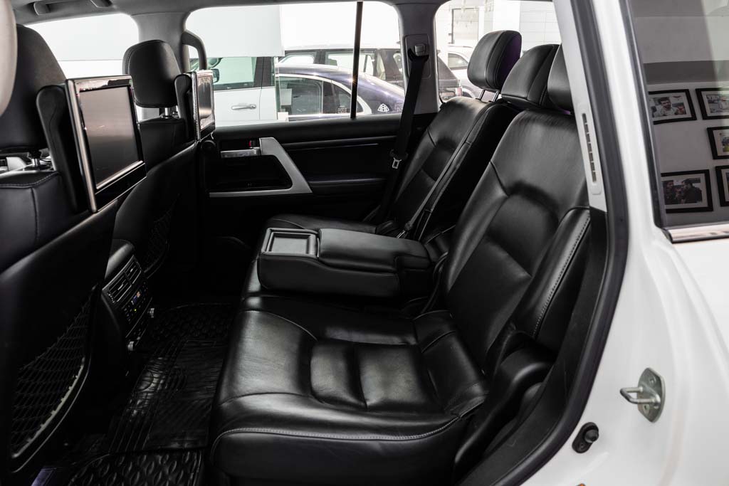 TOYOTA LAND CRUISER LC200 VX