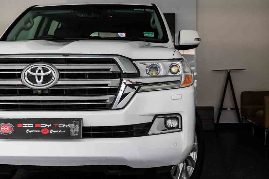 TOYOTA LAND CRUISER LC200 VX
