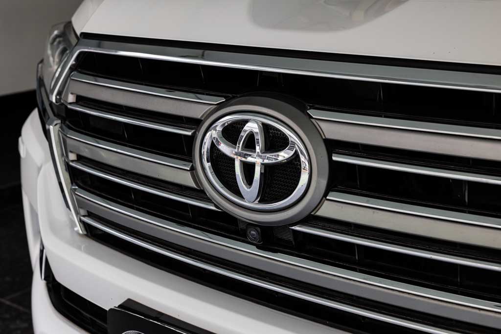 TOYOTA LAND CRUISER LC200 VX