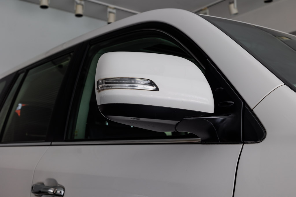 TOYOTA LAND CRUISER LC200 VX