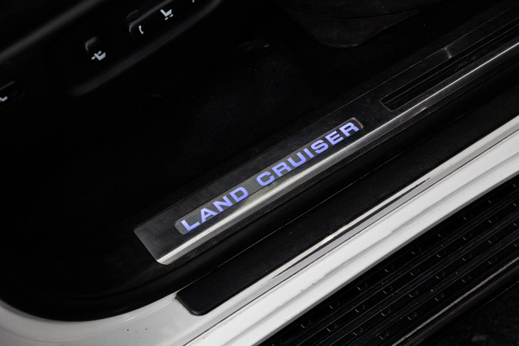 TOYOTA LAND CRUISER LC200 VX