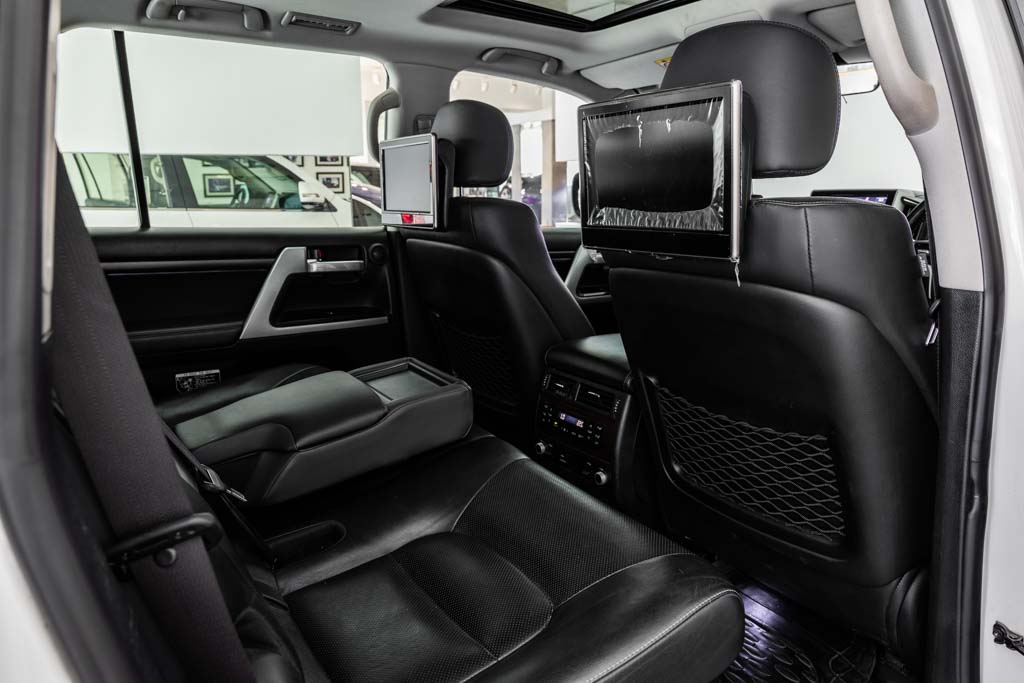 TOYOTA LAND CRUISER LC200 VX