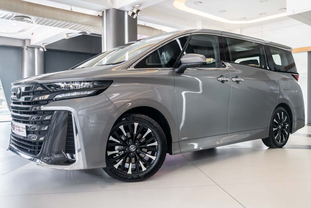 Toyota Vellfire Hi