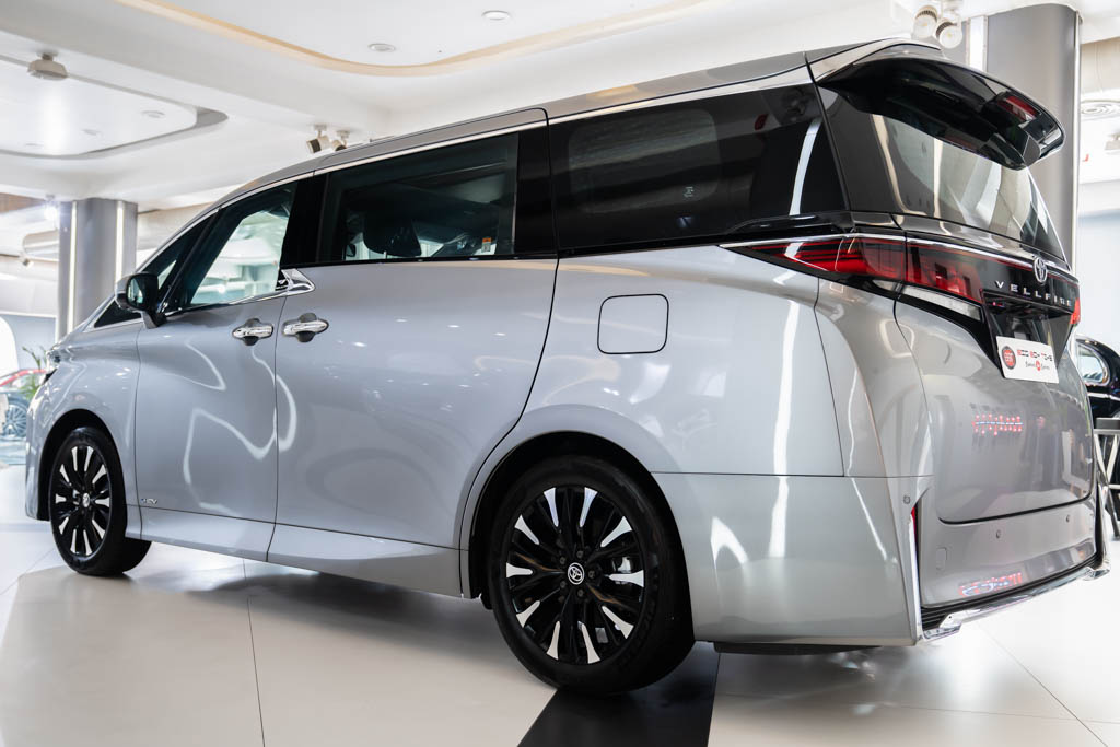 Toyota Vellfire Hi