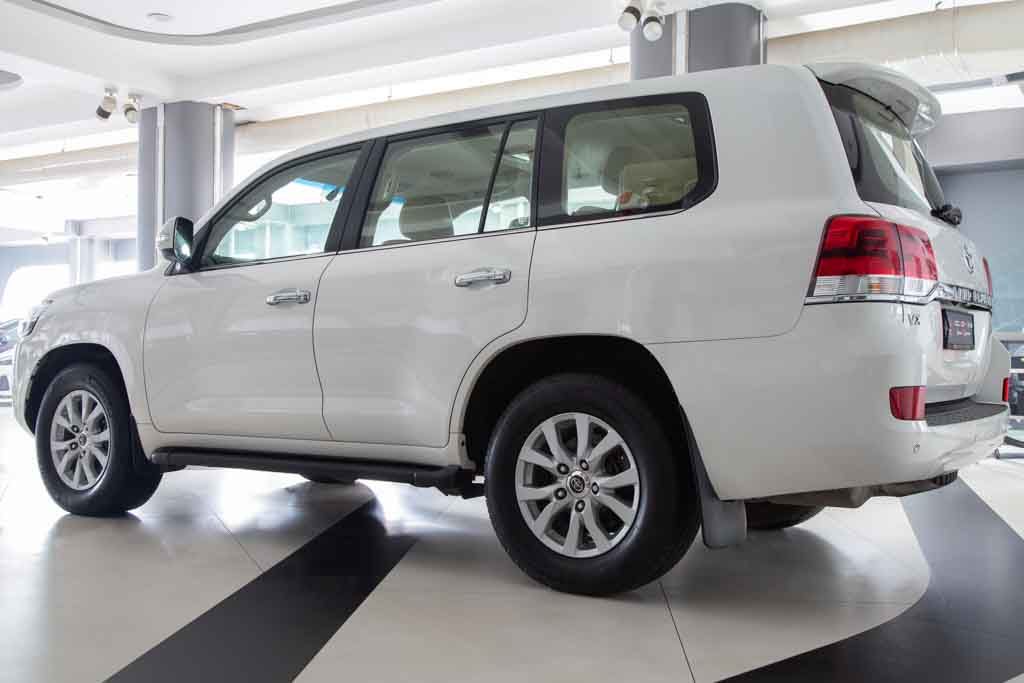 TOYOTA LAND CRUISER LC200 VX