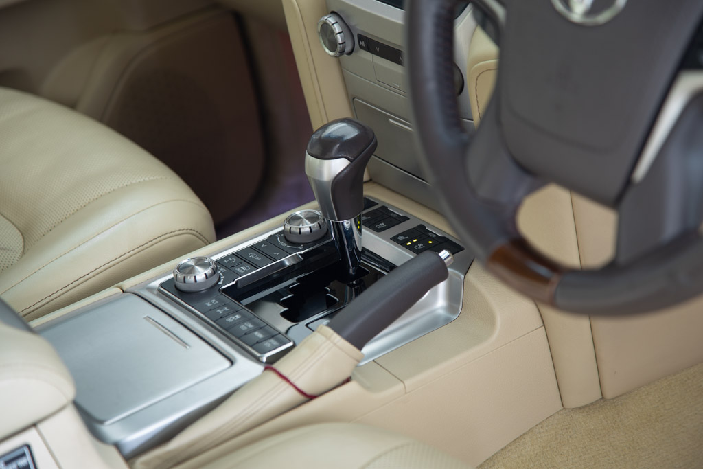 TOYOTA LAND CRUISER LC200 VX