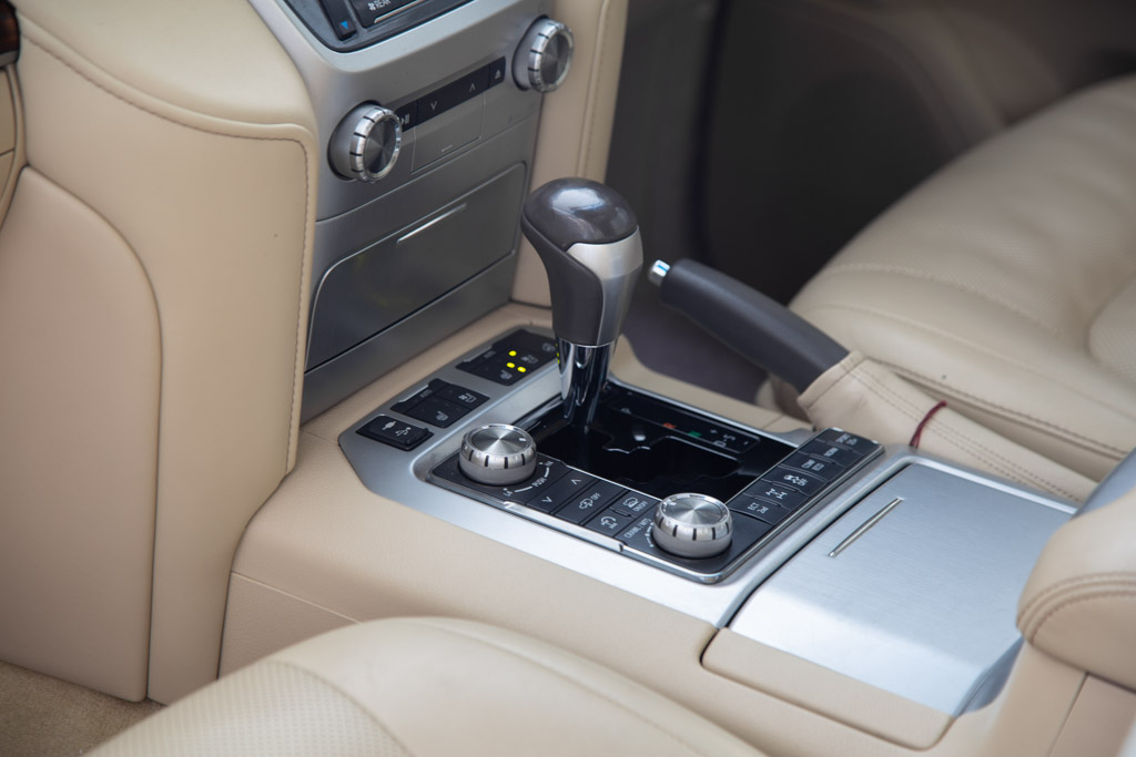 TOYOTA LAND CRUISER LC200 VX