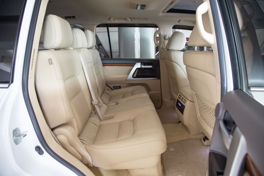 TOYOTA LAND CRUISER LC200 VX